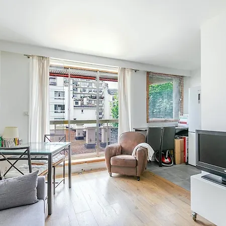 Bright With Balcony - 2 Min Walk To Metro Parigi
